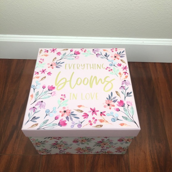 Gift box Set “Everything blooms in love” - Picture 2 of 8
